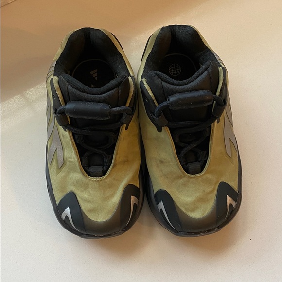 adidas Yeezy Boost 700 MNVN - Picture 15 of 16